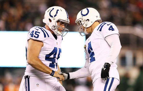 Matt Overton e Adam Vinatieri, giocatori NFL. Militano negli Indianapolis Colts