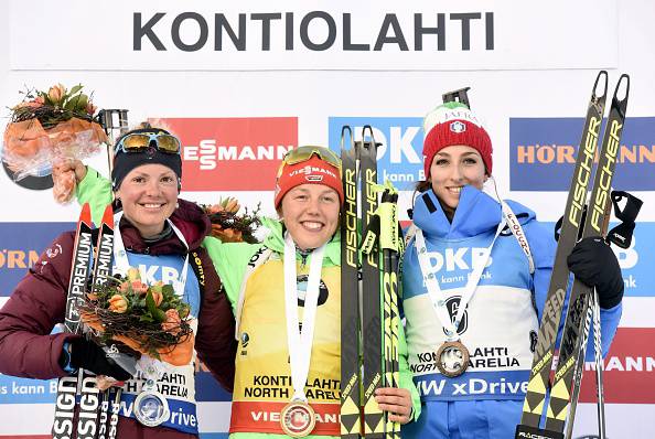 Marie Dorin Habert, Laura Dahlmeier e Lisa Vittozzi