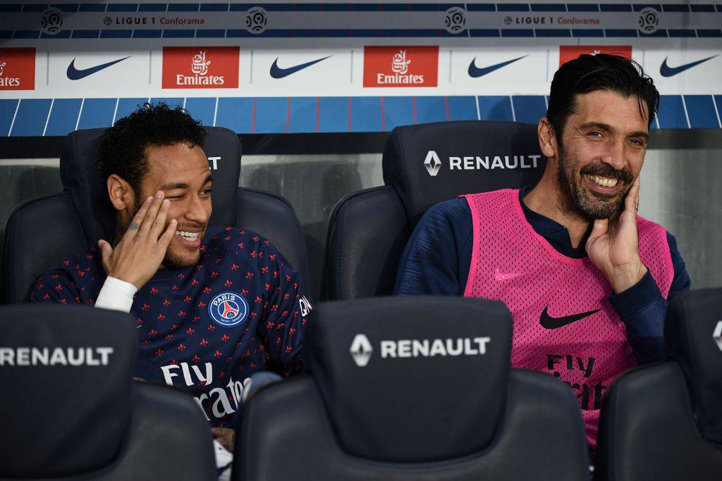 Neymar e Buffon in panchina con il PSG