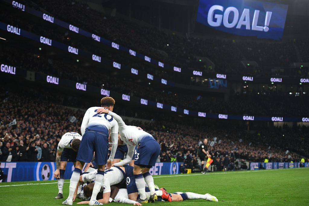 Primo successo degli Spurs nel nuovo stadio