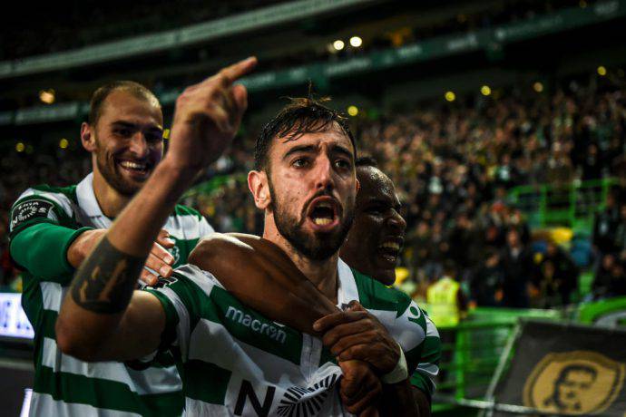 Bruno Fernandes esulta con la maglia dello Sporting