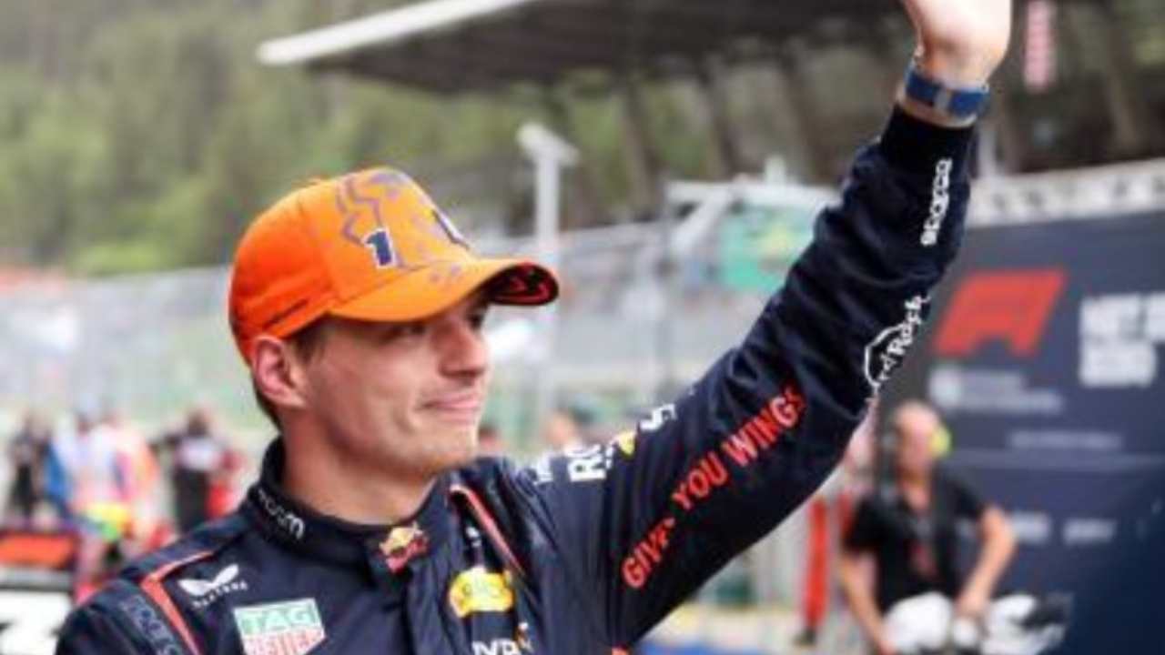 Verstappen ancora primo