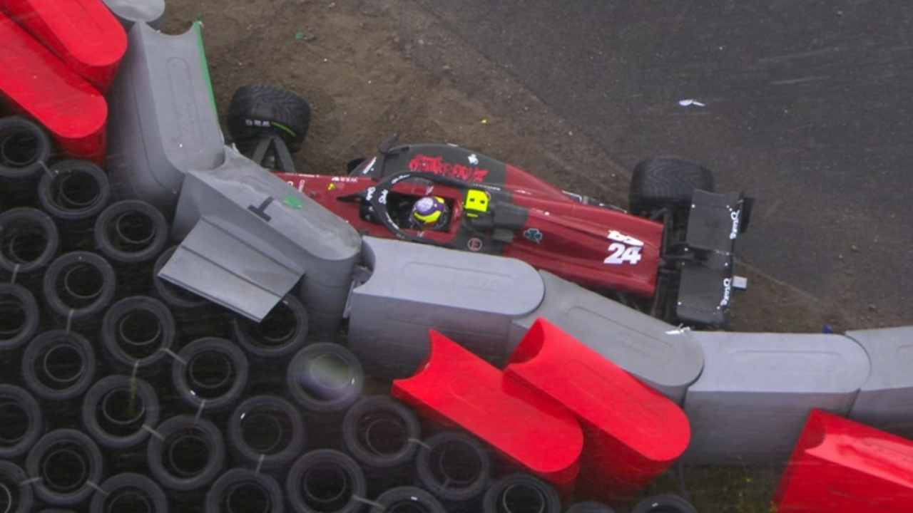 Formula 1 Zhou barriera