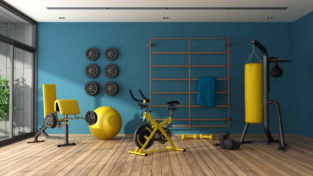 Allenamento a casa attrezzi palestra