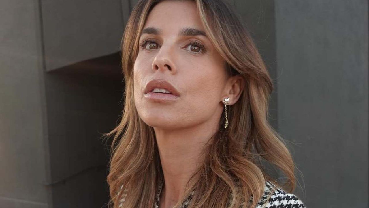 Elisabetta Canalis, scollatura di fuoco: si vede tutto nella FOTO