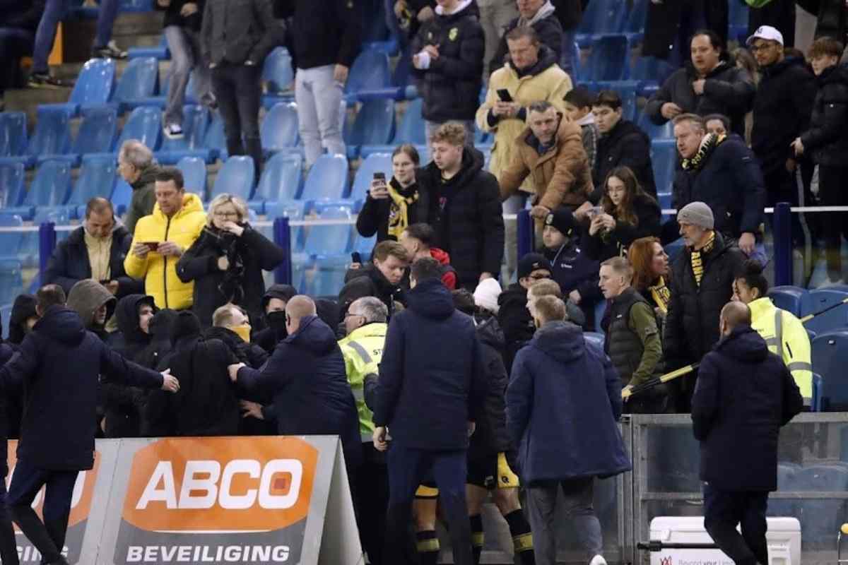 Vitesse Feyenoord invasione campo Olanda