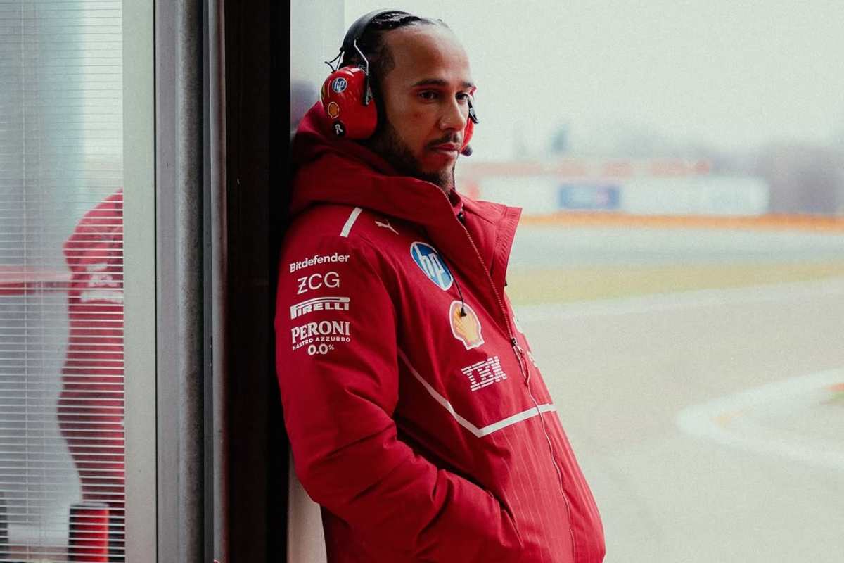 F1, Hamilton al settimo cielo: “Guidare la Ferrari è incredibile”