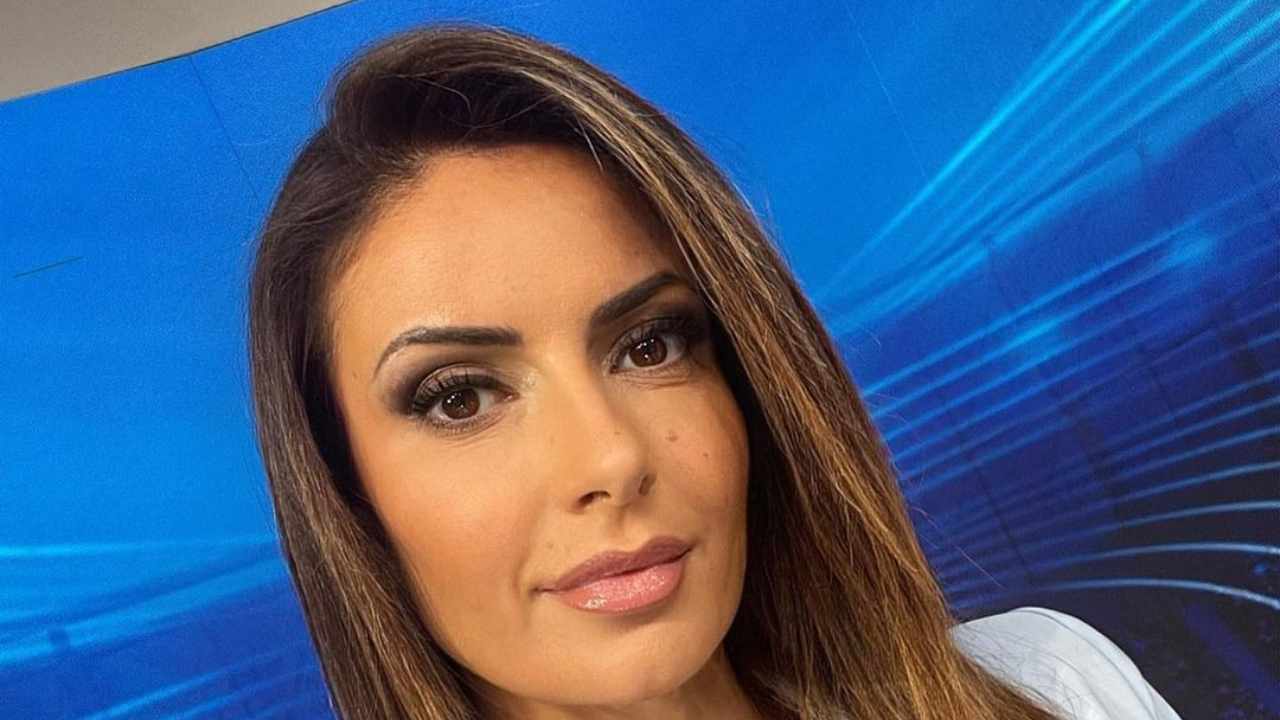 Monica Bertini tira fuori décolleté