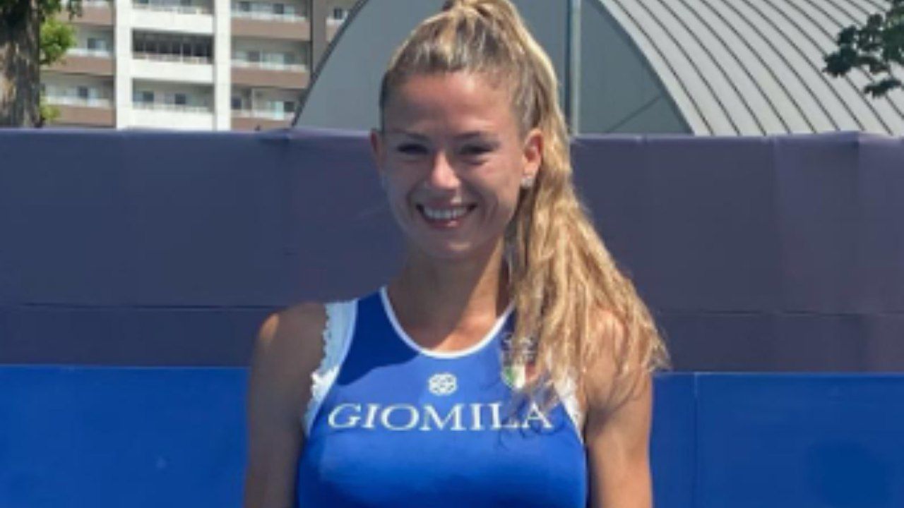 Camila Giorgi selfie specchio lato a