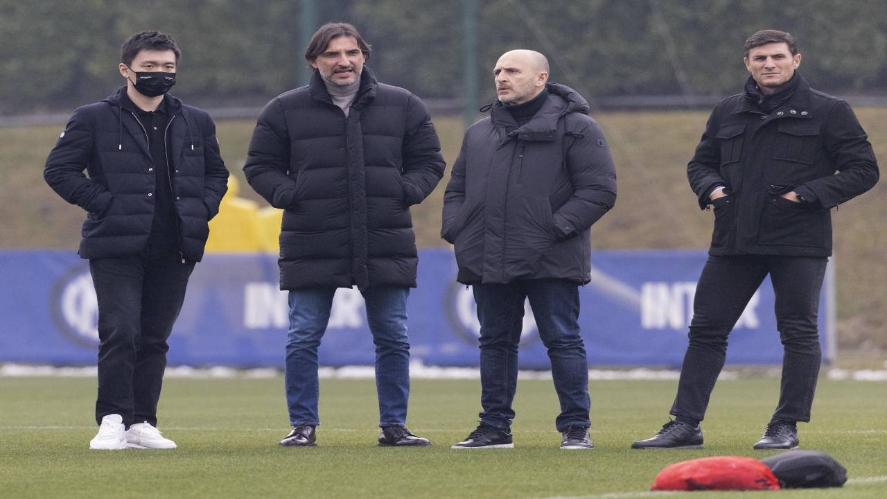 Assalto al bomber di Champions Dirigenza Inter