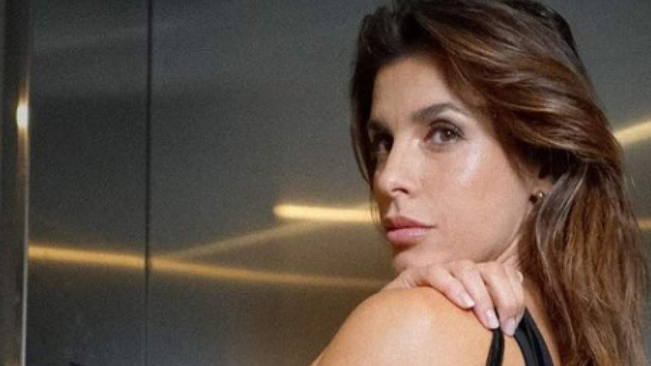 Elisabetta Canalis posa illogica bici supersonica