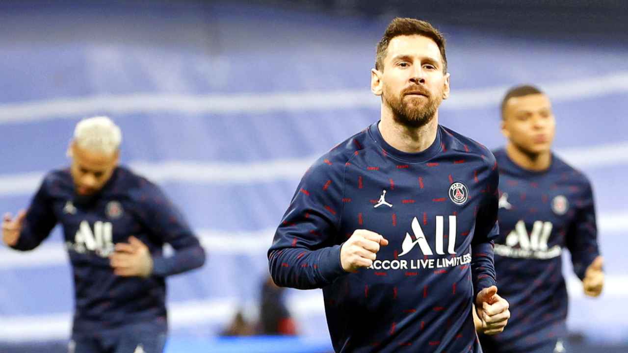 Lionel Messi PSG Home