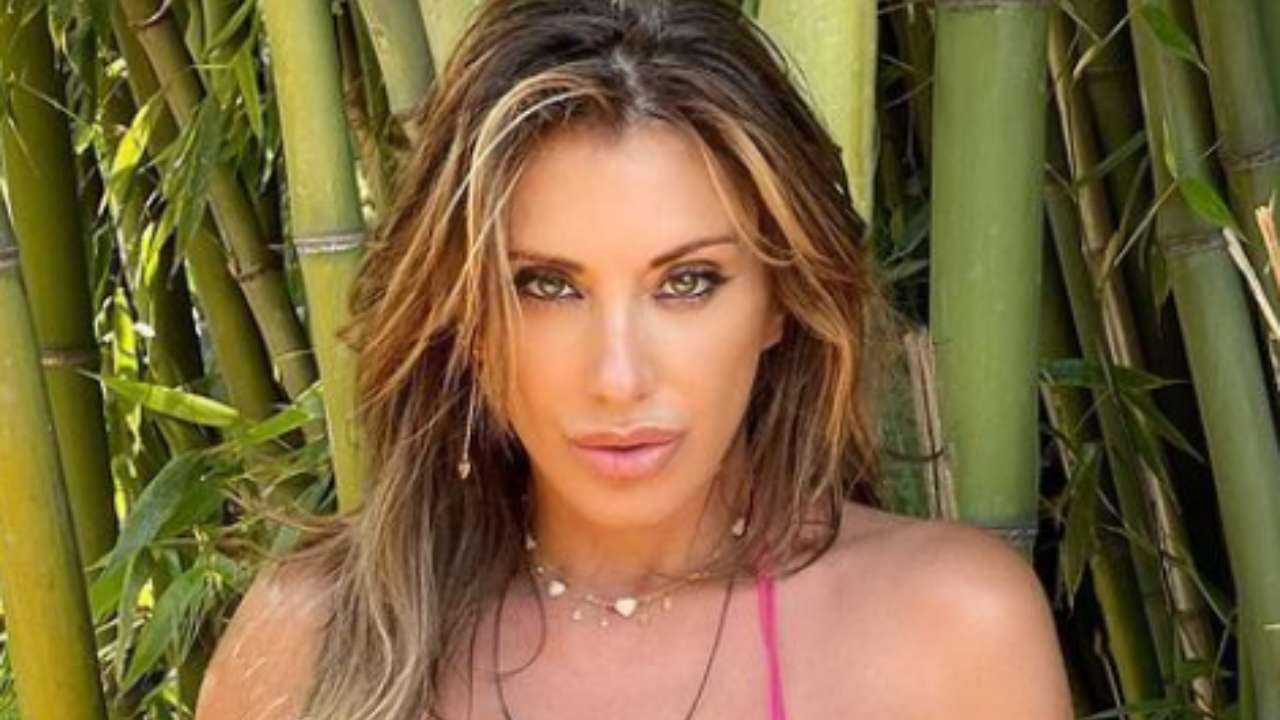 Sabrina Salerno piscina cocomeri enormi