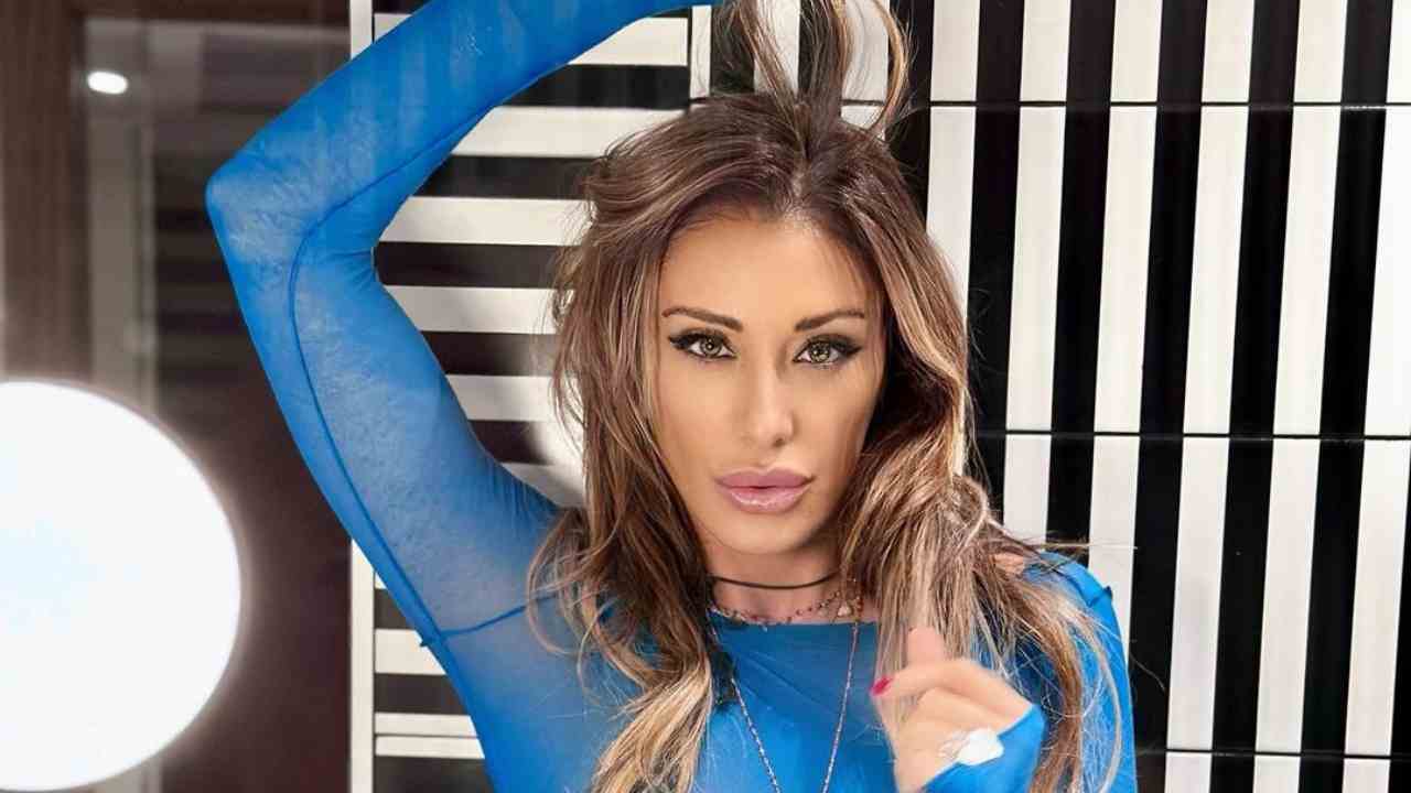 Sabrina Salerno scollatura profonda