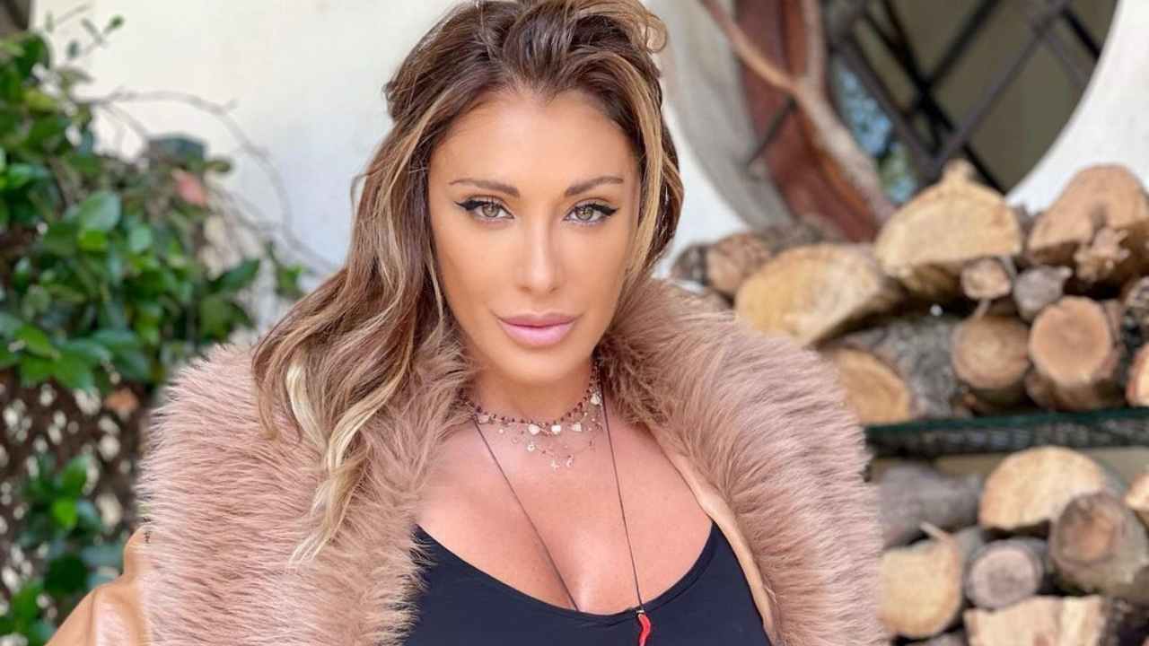 Sabrina Salerno straborda tutto