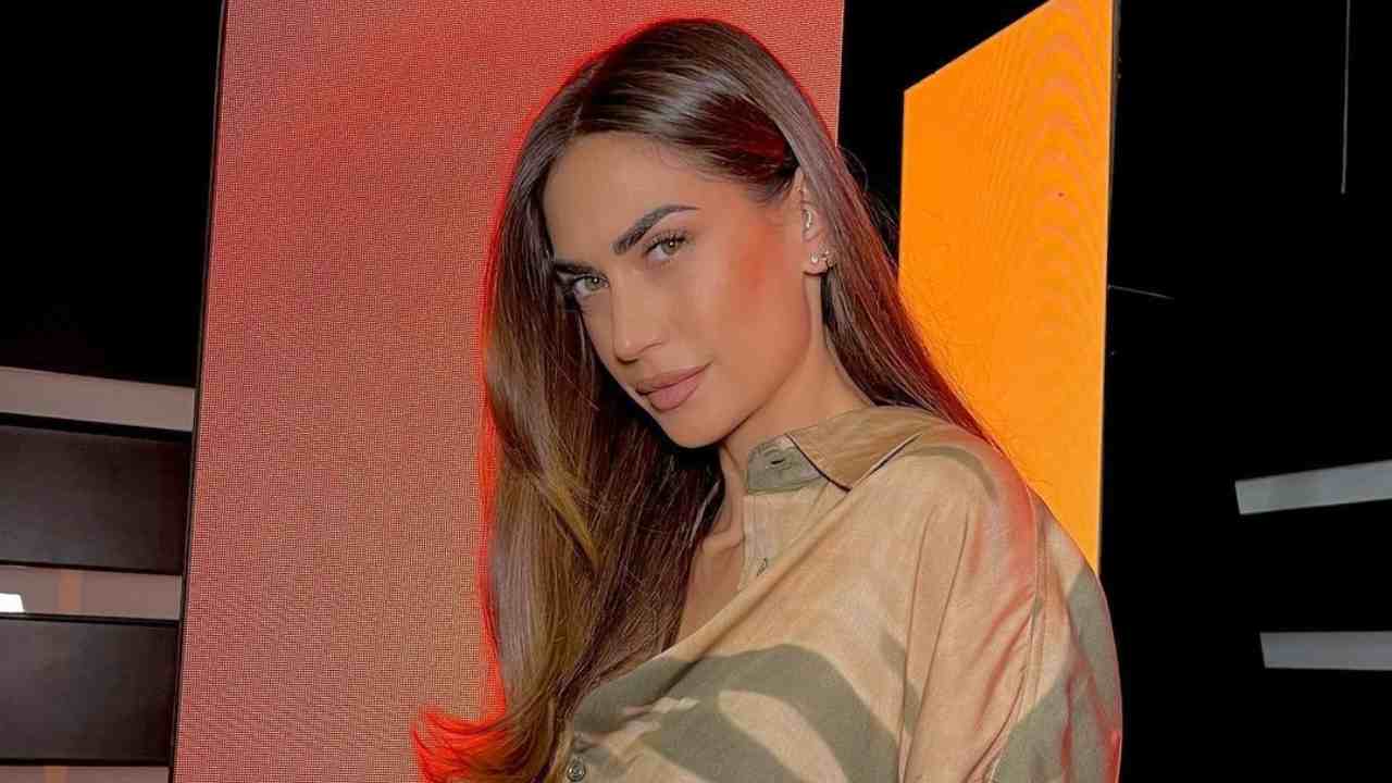 Melissa Satta focus davanzale