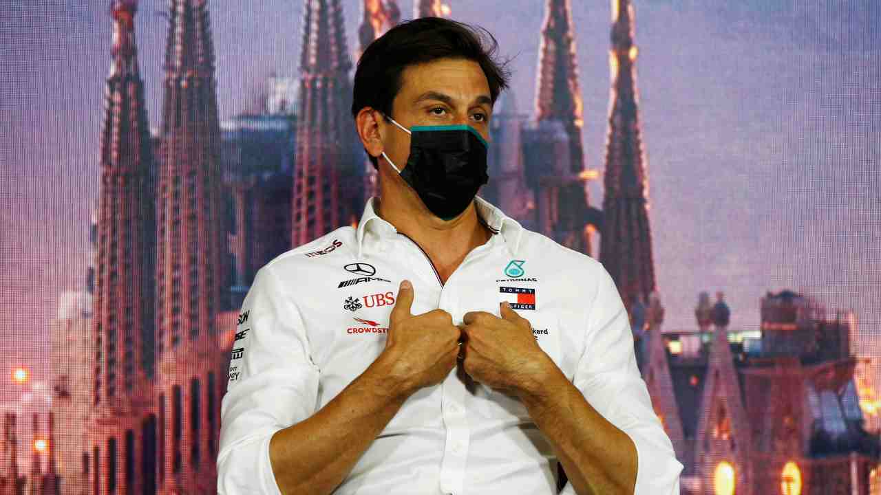 Toto Wolff attacca ferrari