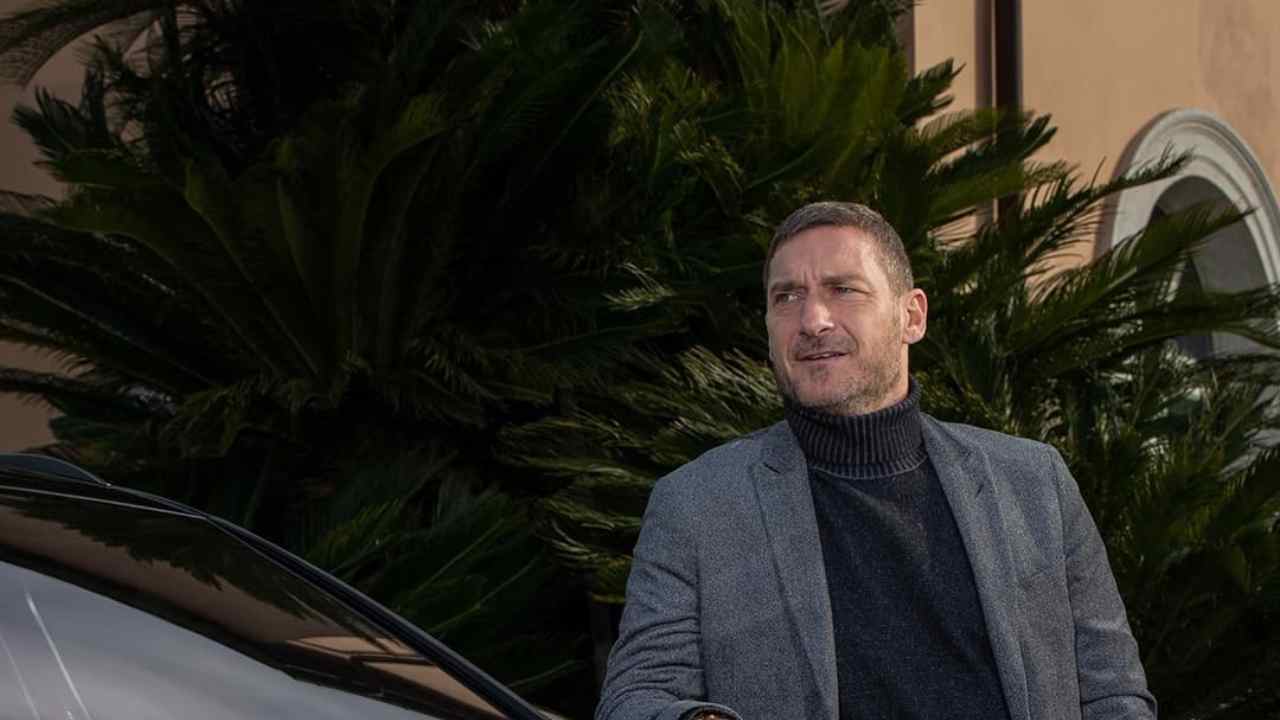 Francesco Totti avvertimento ex marito Noemi