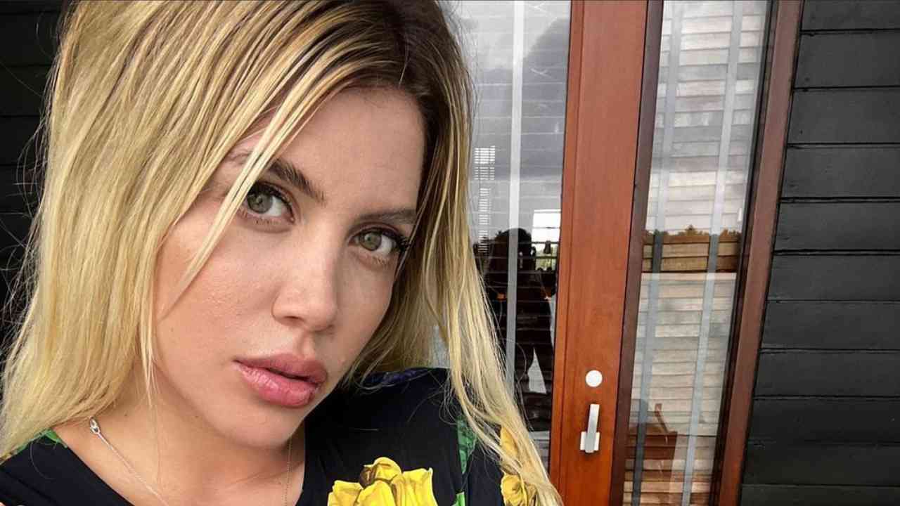 Wanda Nara costume didietro