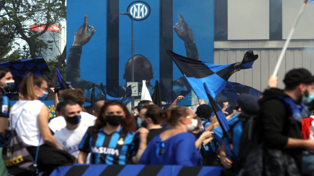 Inter San Siro tifosi maxi schermo